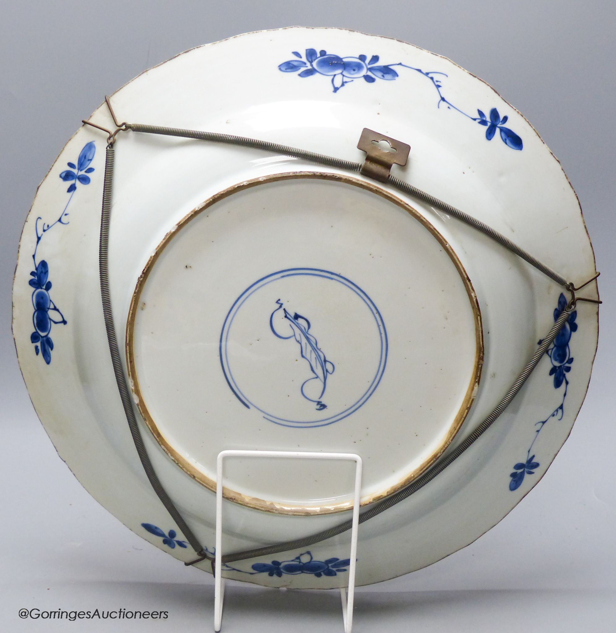 A Chinese Kangxi blue and white charger, 37cm diameter. 38cm